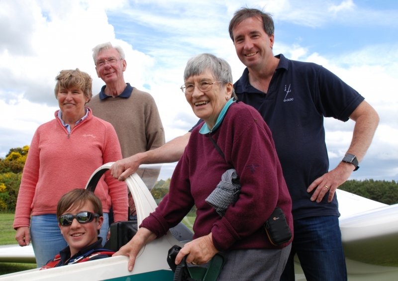 11 Tait Family - All smiles(1)